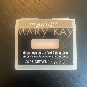Mary Kay Spun Silk Mineral Eyeshadow - Soft Cream